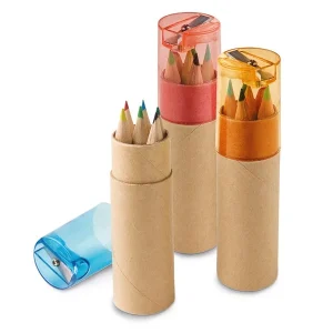 6 petits crayons de couleur + taille-crayon dans tube en carton recyclé – SHARPENER