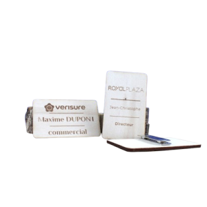 Badge magnétique en bois – FIXAR