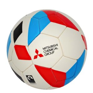 Ballon de foot en déchets de soja biosourcé et PET recyclé