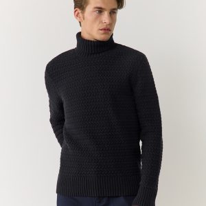 col roulé noir homme