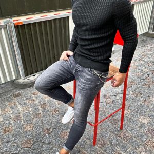 col roulé noir homme