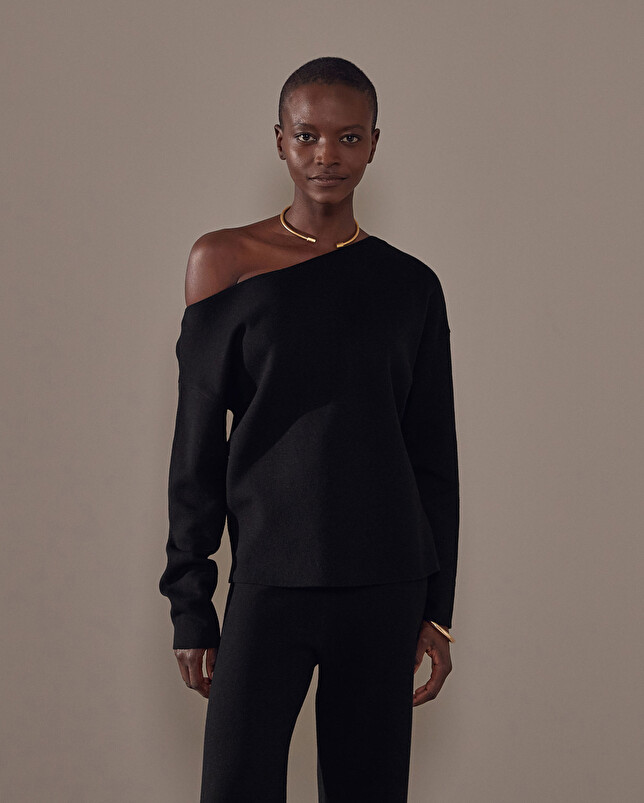 pull epaule dénudée